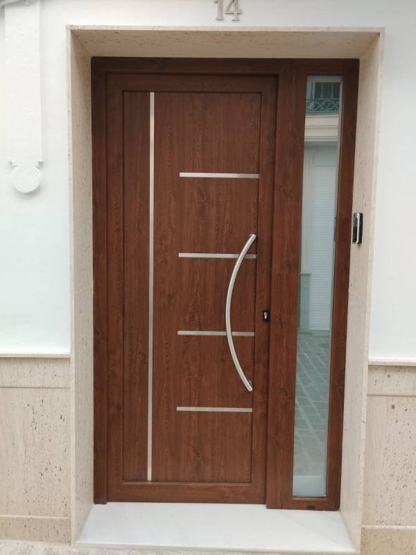 puerta calle PVC